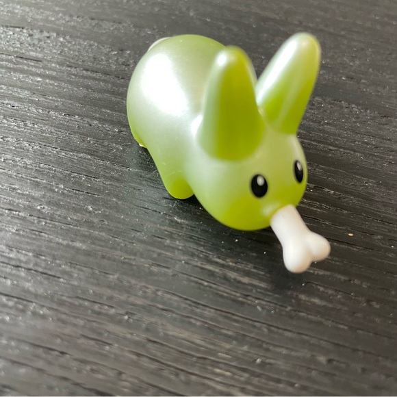 Kidrobot Frank Kozik Vinyl Smorking Labbit Figures - Picture 9 of 11